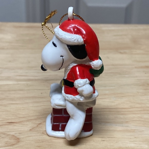 Vintage Snoopy Christmas Ornament by United Feature Syndicates Santa on Chimney - Picture 3 of 7